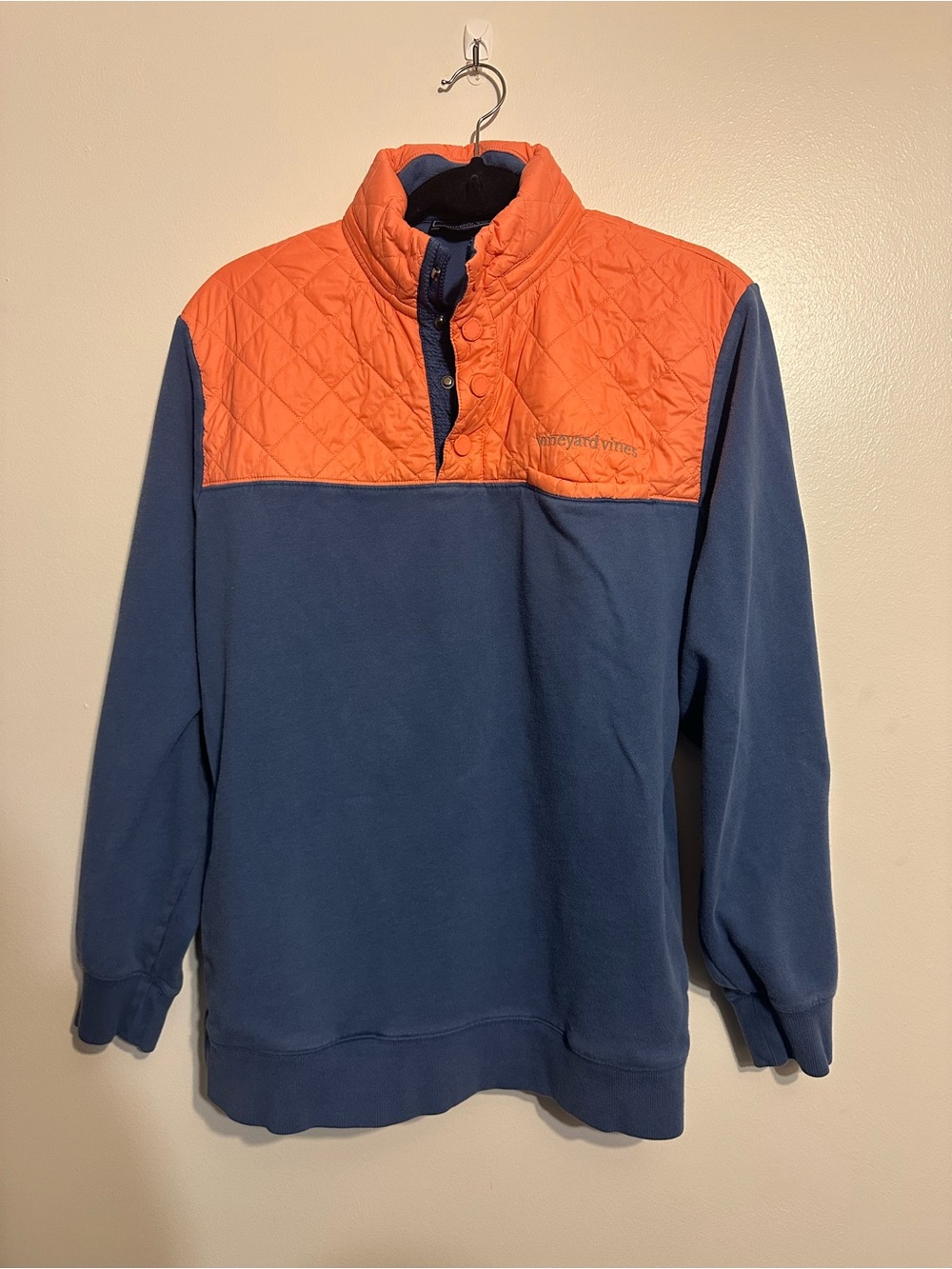 Vineyard Vines Women’s Blue Fleece Pullover with Coral Quilted Yoke